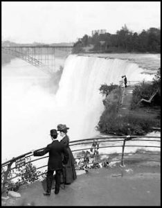 1908 photo of couple at Niagara Falls.