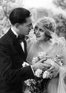 Photo of flapper bride and groom.