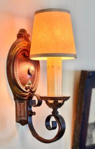 Colonial wall sconce