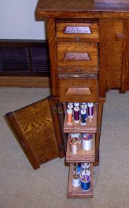 Sewing machine cabinet