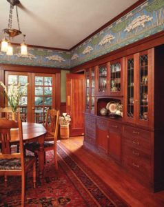 Dining room with wallpaper frieze