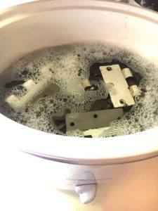 photo of hinges in crockpot